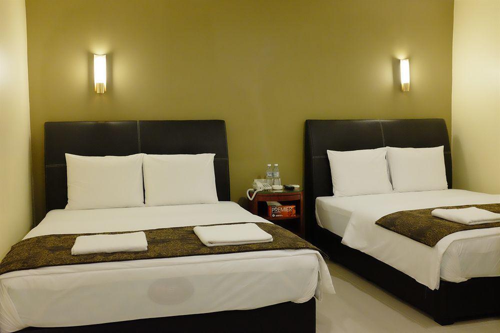 Safari Two Hotel 2*