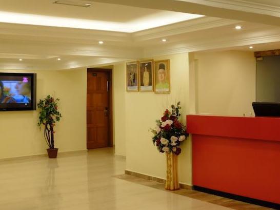 Safari Two Hotel 2*