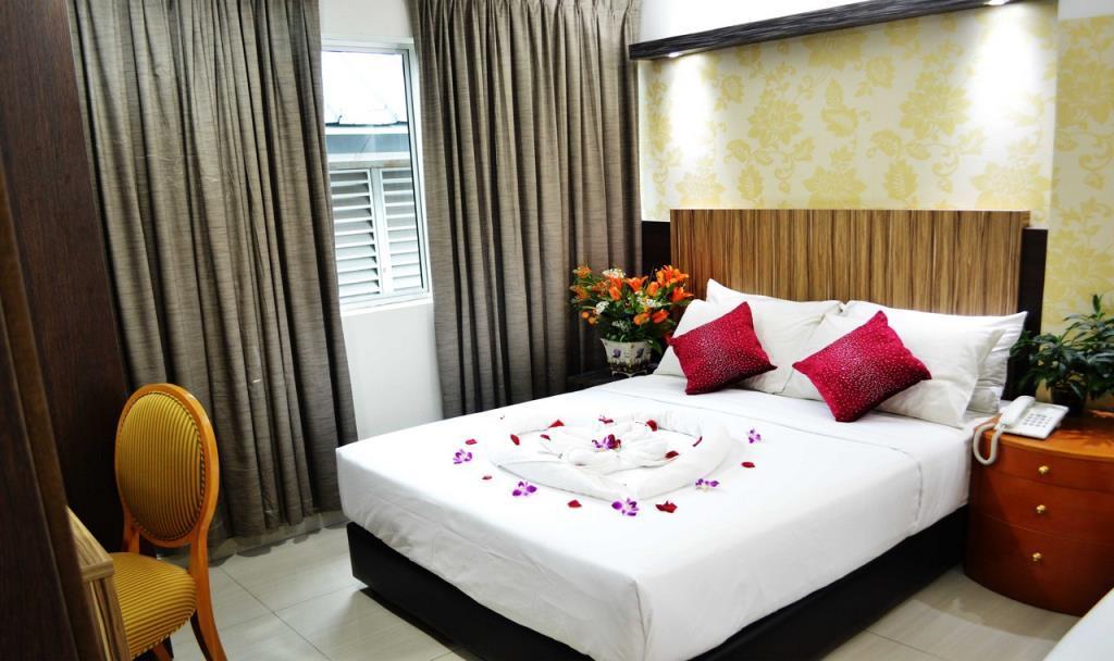 Safari Two Hotel